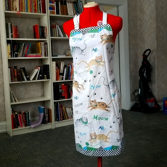Adjustable Cat Apron - Picture 1 of 6